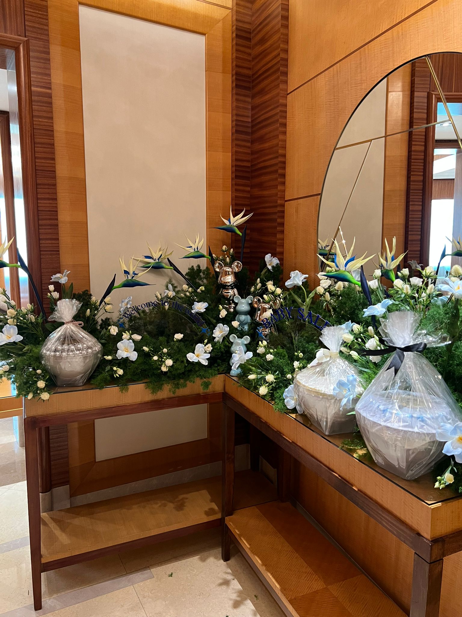 Baby Reception Mix Artificial Flower  with Natural 
1 length solution 
1 center length 
2 Side Length 
6 length of hospitality 
Green Asparagus 
White Ostuma 
Tulip Baby Blue Artificial 
Artificial White Arangium 
The bird of paradise is artificial
