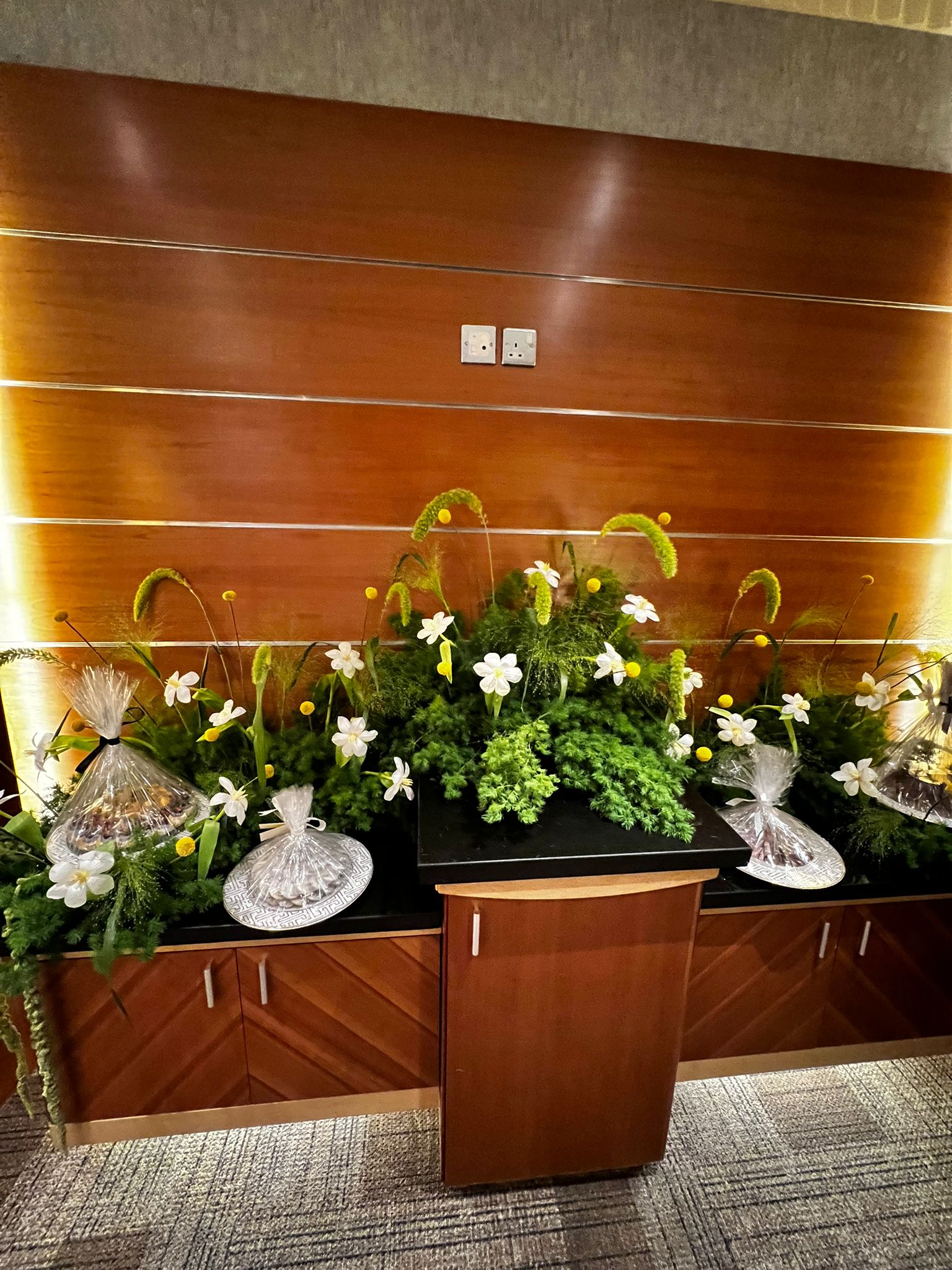 Welcoming a natural rose baby 
1 length solution 
1 medium length
2 Side Length 
1 Door Entrance 
Green Asparagus 
White Tulip 
Crispdia yellow 
Satria Green